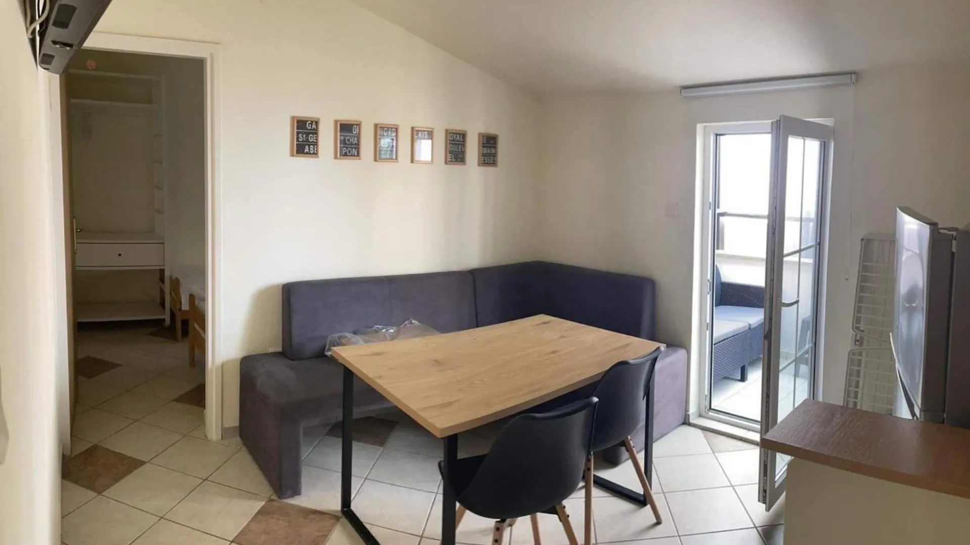 Vir Beachfront Family Friendly Apartments 0*,