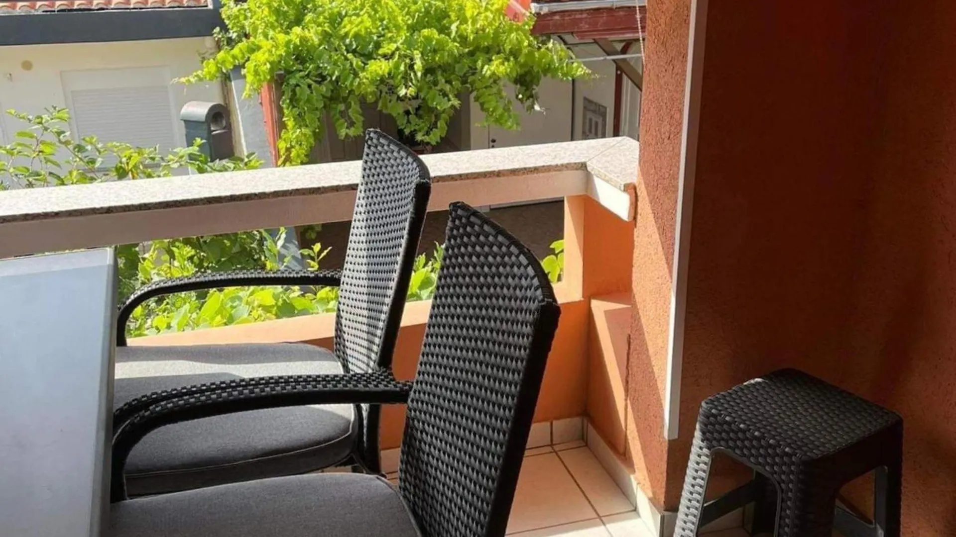 Vir Beachfront Family Friendly Apartments